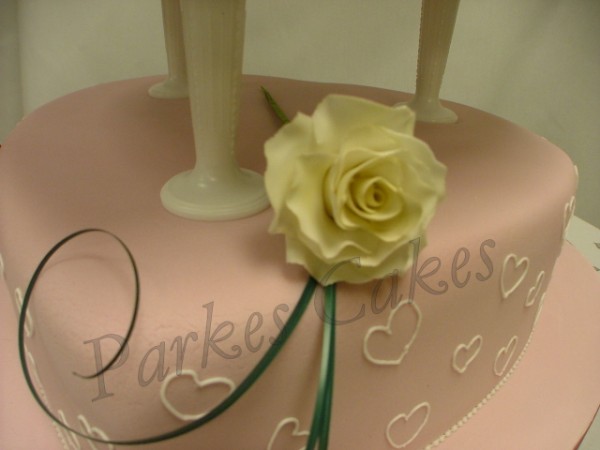 3 tier heart wedding cake yellow rose (600 x 450)